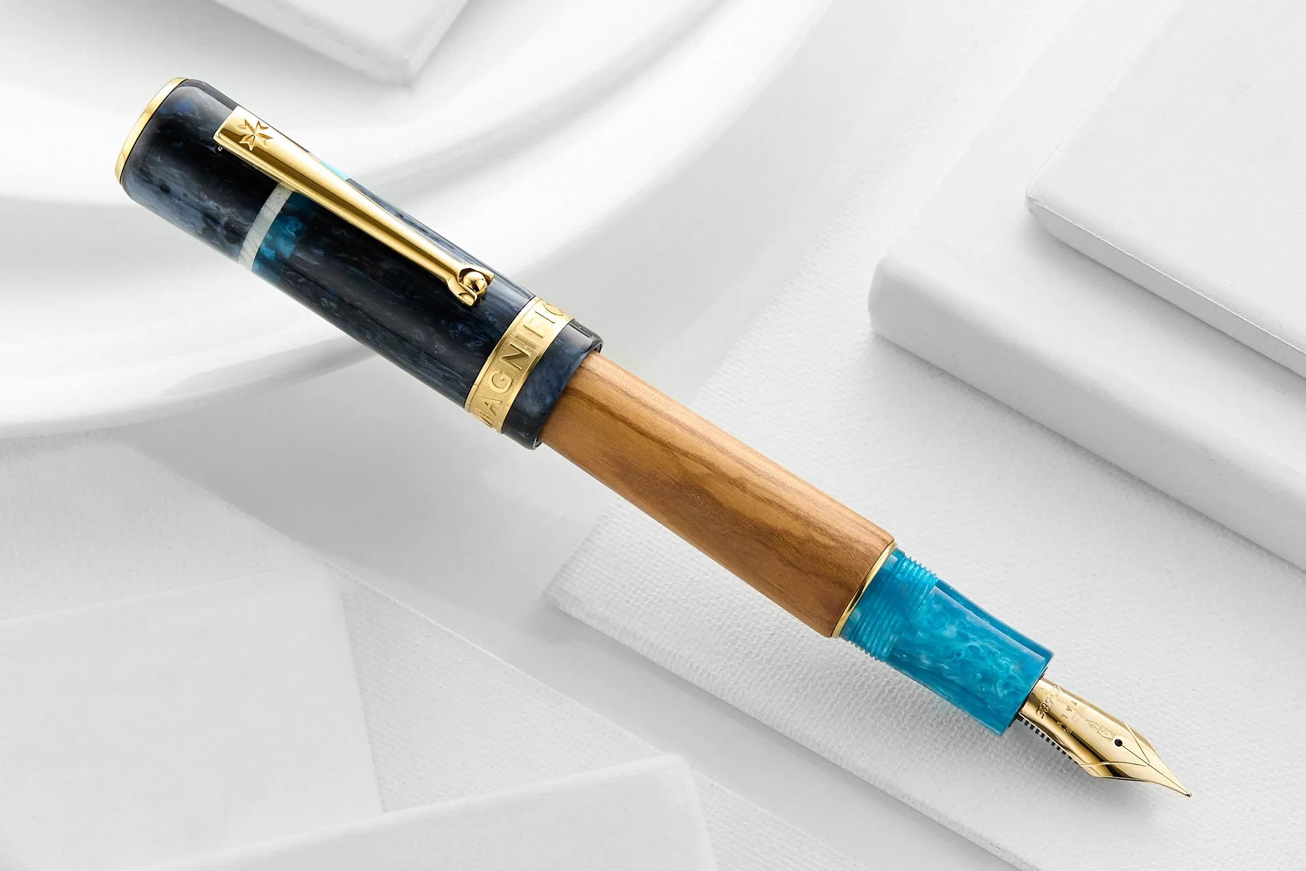 Delta Magnifica Amalfi Fountain Pen (Limited Edition)